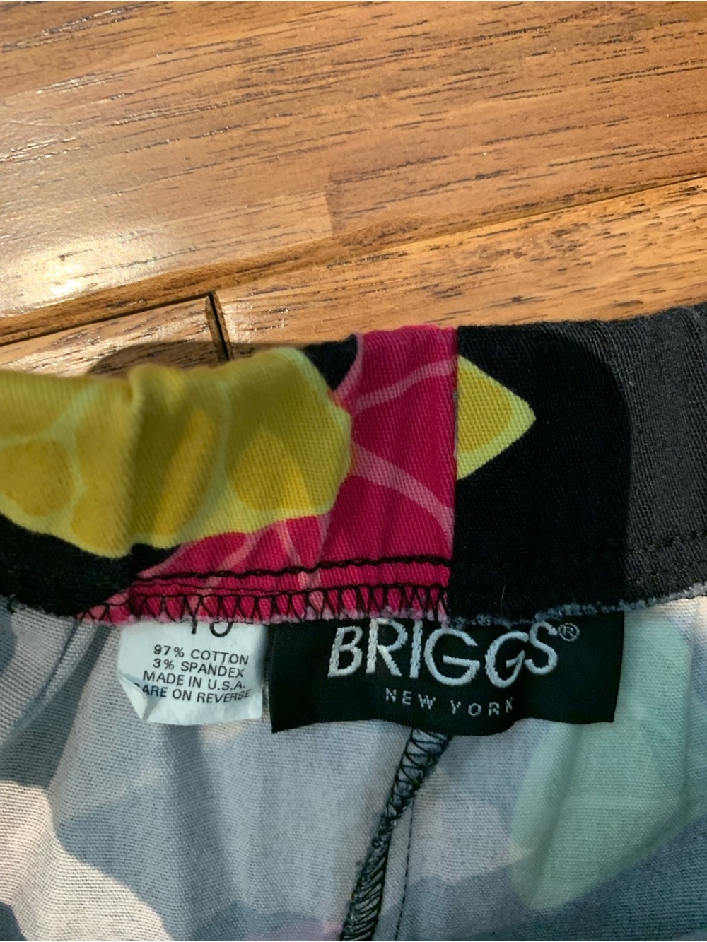Vintage Briggs New York Black Capris Pants with Neon Citrus Slices - Picture 10 of 10